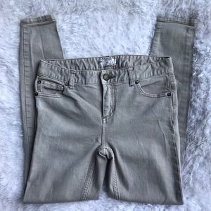 Free People Khaki Distressed Knee Skinny Jeans 26